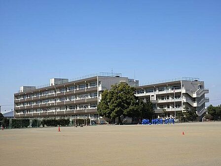 太田市立東中学校 999m