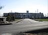 周辺：伊勢崎市立第二中学校 744m近くには韮川が流れ、豊な緑に囲まれた落ち着いた環境で勉強に取り組むことができます♪