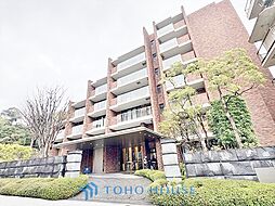 ◆水面に映る◆紅葉を纏った山々を眺め、美しさのあまり感嘆のため息を漏らした事は無いだろうか。いつしか忘れかけていた自然の美しさと力強さを思い出させてくれる、そんな景色がここにもある。