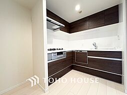 【KITCHEN】◆ワクワク◆開放的で機能性も高いシステムキッチン。お子様は毎日のご飯にワクワク！