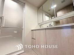 【WASHROOM】◆快適◆煌びやかな暮らしの中にも忘れたくない快適さ。大きな収納が助けてくれます。