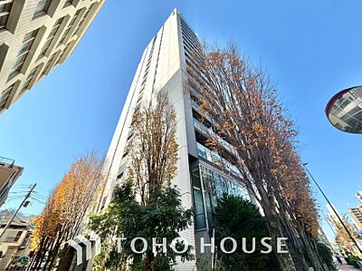外観:漂う上質な空気感、マンションに入れば「おかえりなさい」と笑顔で迎えてくれるエントランス。最良の心配りを感じるマンションでした。 外観:漂う上質な空気感、マンションに入れば「おかえりなさい」と笑顔で迎えてくれるエントランス。最良の心配りを感じるマンションでした。