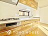 キッチン：【KITCHEN】◆家族のおはよう◆の声を笑顔で迎えてあげられるシステムキッチン。朝ごはんが楽しみでちょっと早起きしたくなるんです。