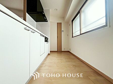 【KITCHEN】◆ワクワク◆開放的で機能性も高いシステムキッチン。お子様は毎日のご飯にワクワク!