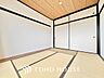 リビング/ダイニング：【Private room】感性を育むプライベートルームはシンプルでスマートな空間。好みの空間で読書をしたり、音楽を聞いたりと一人の時間も充実したものにできます。