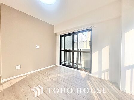 使いやすく、明るい洋室に仕上がります。子供部屋や趣味のお部屋にご利用できます。ご自身で家具などを配置し、素敵な空間を創り上げられます。