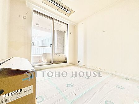 【Private Room、】好きなものに囲まれて過ごす時間。ベッド・収納を置いても圧迫感の少ない設計。プライベートを大切にで切る空間です。