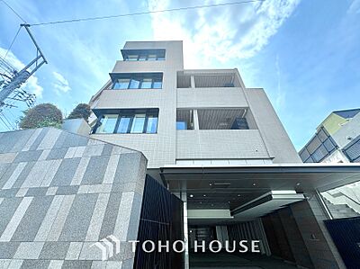 外観：漂う上質な空気感、マンションに入れば「おかえりなさい」と笑顔で迎えてくれるエントランス。最良の心配りを感じるマンションでした。