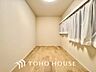 寝室：【PRIVATE ROOM】◆プライベートな時間◆な暮らしにはこの空間が必要。家族のふれあいも大切にしつつ、自分の空間も大切にしたい。