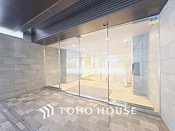 【ENTRANCE】◆家族◆家で家族と過ごす時間は限られている。帰りを待つ家族の元へと急ぐときの弾む思い。そんな思いを引き立てる邸宅。