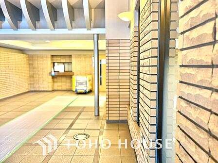 【ENTRANCE】◆そびえ立つ◆我が家のシンボル。遠くの空が赤く染まる夕べが待ち遠しい。