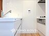 キッチン：【KITCHEN】◆家族のおはよう◆の声を笑顔で迎えてあげられるシステムキッチン。朝ごはんが楽しみでちょっと早起きしたくなるんです。