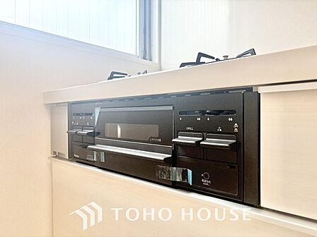 ◆愛育◆キッチンは家族の絆を育む大切な空間。シンプルで使い易いSystemKitchenで愉しく作る料理は愛情のある美味しいご馳走に。家族で使える広々としたダイニングキッチンです。