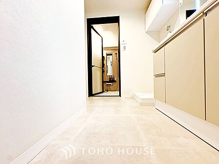 【洗面所】朝の支度さえ、少し心地よく。夜には疲労が流される洗練された空間