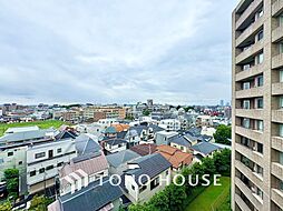 見上げれば高い空。手を伸ばせば吸い込まれそうな突き抜ける空間。空が高いと気持ちも高揚する。しばらく忘れていた、空を楽しむ生活を始めませんか。