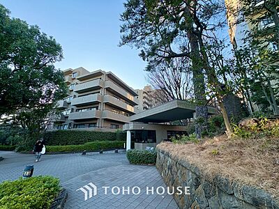 外観：漂う上質な空気感、マンションに入れば「おかえりなさい」と笑顔で迎えてくれるエントランス。最良の心配りを感じるマンションでした。