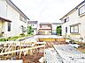 リビング/ダイニング：【リビング】柔らかな陽光が静かに床をなぞる。何気ない時間さえ、美しく感じられる場所。