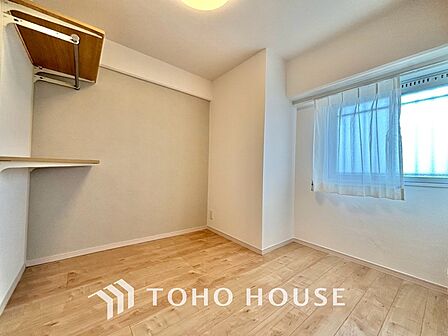 使いやすく、明るい洋室に仕上がります。子供部屋や趣味のお部屋にご利用できます。ご自身で家具などを配置し、素敵な空間を創り上げられます。