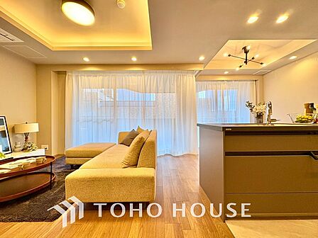 【LIVING】◆Sunshine◆光が燦々と入り、いるだけで気持ちいい。「開放的でゆとりあるお部屋です。」
