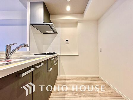 【KITCHEN】◆ワクワク◆開放的で機能性も高いシステムキッチン。お子様は毎日のご飯にワクワク！