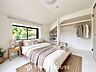寝室：※生成AIによるイメージです。家具・小物は販売価格に含まれません。Private room】光に包まれるように設計された空間。太陽の光が爽やかな目覚めを誘う。きっと今日も素敵な1日に。