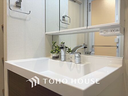 【WASHROOM】◆快適◆煌びやかな暮らしの中にも忘れたくない快適さ。大きな収納が助けてくれます。