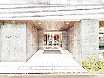 外観：【Urban Comfort、 Modern grace】都市の利便性と落ち着いた住環境。洗練された暮らしを叶える住まい