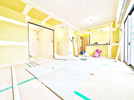 【リビング】食事も団らんもくつろぎも、この空間が暮らしの中心に。