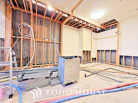 【改装中】ここに集まる家族の会話と笑顔が絶え間なく続く幸せな空間。