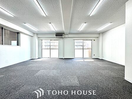 【悠久の時】家族への思いを抱きながら、平和に過ごす悠久の時。あたかかく感じるのは、日当たりだけではない。