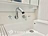 洗面：【WASHROOM】◆快適◆煌びやかな暮らしの中にも忘れたくない快適さ。大きな収納が助けてくれます。