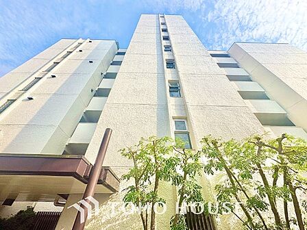 漂う上質な空気感、マンションに入れば「おかえりなさい」と笑顔で迎えてくれるエントランス。最良の心配りを感じるマンションでした。