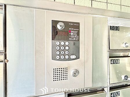 ◆トイレ◆トイレも全て新品に交換されており、清々しく新生活を始めることができます。白基調の清潔感のある空間に生まれ変わりました。