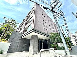 太陽に愛された邸は、陽当り・通風に優れた魅力的で快適さを追求した邸宅でした。ここに住むからこそ意味がある。そんな特別感に浸りながら、毎日をお過ごしして欲しいです 。