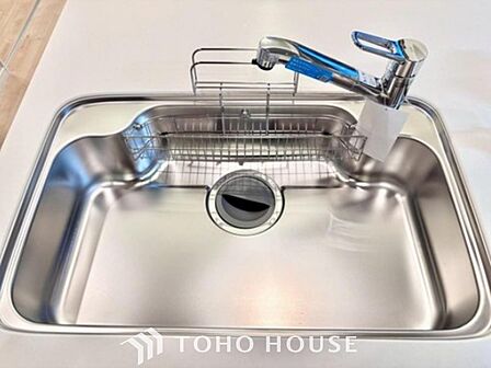 ◆愛育◆キッチンは家族の絆を育む大切な空間。シンプルで使い易いSystemKitchenで愉しく作る料理は愛情のある美味しいご馳走に。家族で使える広々としたダイニングキッチンです。