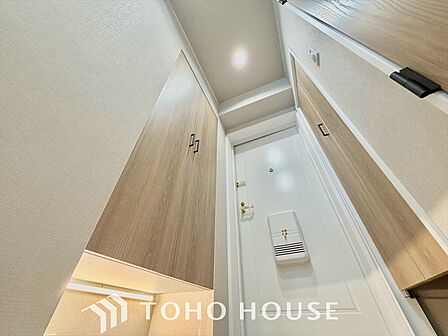 大きく開け放たれた壮大な景色。都内にいることを忘れさせてくれる自然豊かな分譲地。風がそよぎ、青空が歌い、太陽が微笑んでくれる幸せな住まい。