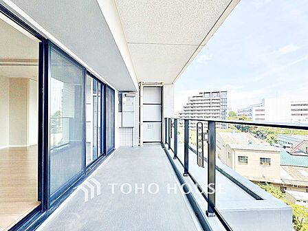 【バルコニー】陽当たりがよく、お洗濯も気持ちよくこなせそうです。