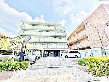 【リビング】ゆったりとした空間で、それぞれが自由に過ごせる物件です