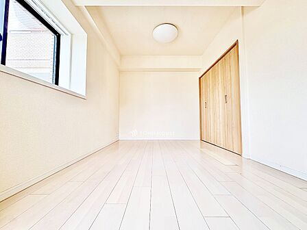 【居室】シンプルで使いやすく、どんな家具にも馴染む居室です。