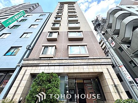 【outward appearance】外観◆緑が織りなす柔らな陽射しと薫風を頬で感じさせ、さりげなく気が利いていて穏やかな雰囲気を醸し出す家。
