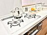 キッチン：◆愛育◆キッチンは家族の絆を育む大切な空間。シンプルで使い易いSystemKitchenで愉しく作る料理は愛情のある美味しいご馳走に。家族で使える広々としたダイニングキッチンです。