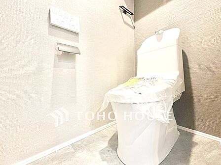 【トイレ】落ち着いた空間に仕上がっており快適にご使用できそうです。