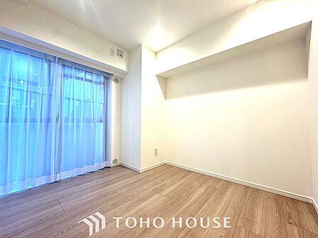【Private room】光に包まれるように設計された空間。太陽の光が爽やかな目覚めを誘う。きっと今日も素敵な1日に。