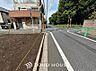 外観：ほんの少しのこだわり。ちょっとした色使いがその家がもつ雰囲気、趣（おもむき）を携え、暮らす家族や訪ねてくる友人・知人に新鮮な香りを運んできます。