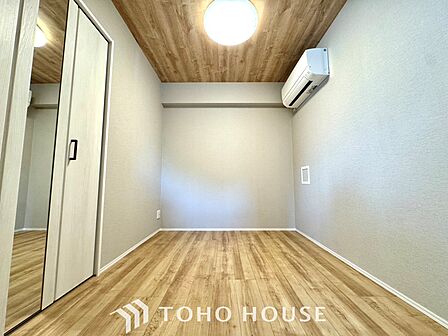 【Private room】光に包まれるように設計された空間。太陽の光が爽やかな目覚めを誘う。きっと今日も素敵な1日に。