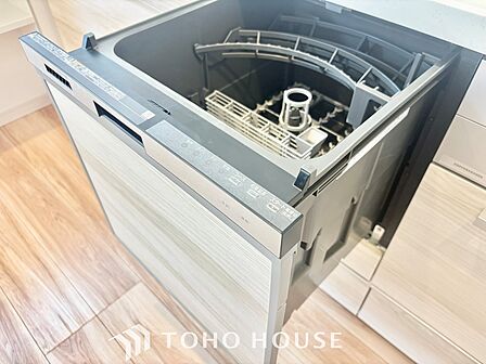 ◆食洗機◆お子様の面倒を見れる時間が増え時短になります。加えて手荒れも防げてしかも節水が高い為、大変人気があり重宝します。