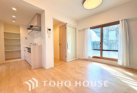 ◆瀟洒な空間◆落ち着きのある彩が見事に調和させた瀟洒な空間を演出。ここに集まる家族の会話と笑顔が絶え間なく続く幸せな空間。