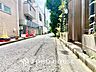 室内：【悠久の時】家族への思いを抱きながら、平和に過ごす悠久の時。あたかかく感じるのは、日当たりだけではない。広く和やかに暮らせる空間と、家族の存在を噛みしめて