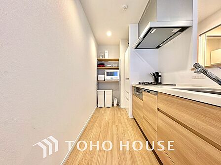 【KITCHEN】◆ワクワク◆開放的で機能性も高いシステムキッチン。お子様は毎日のご飯にワクワク!