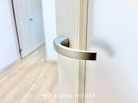 ◆闇夜の輝き◆オレンジ色の光は大人になった今の僕にはわかる。1日の終わりを伝えに来たわけではなく、また明日が来る方へ導いてくれた事を。